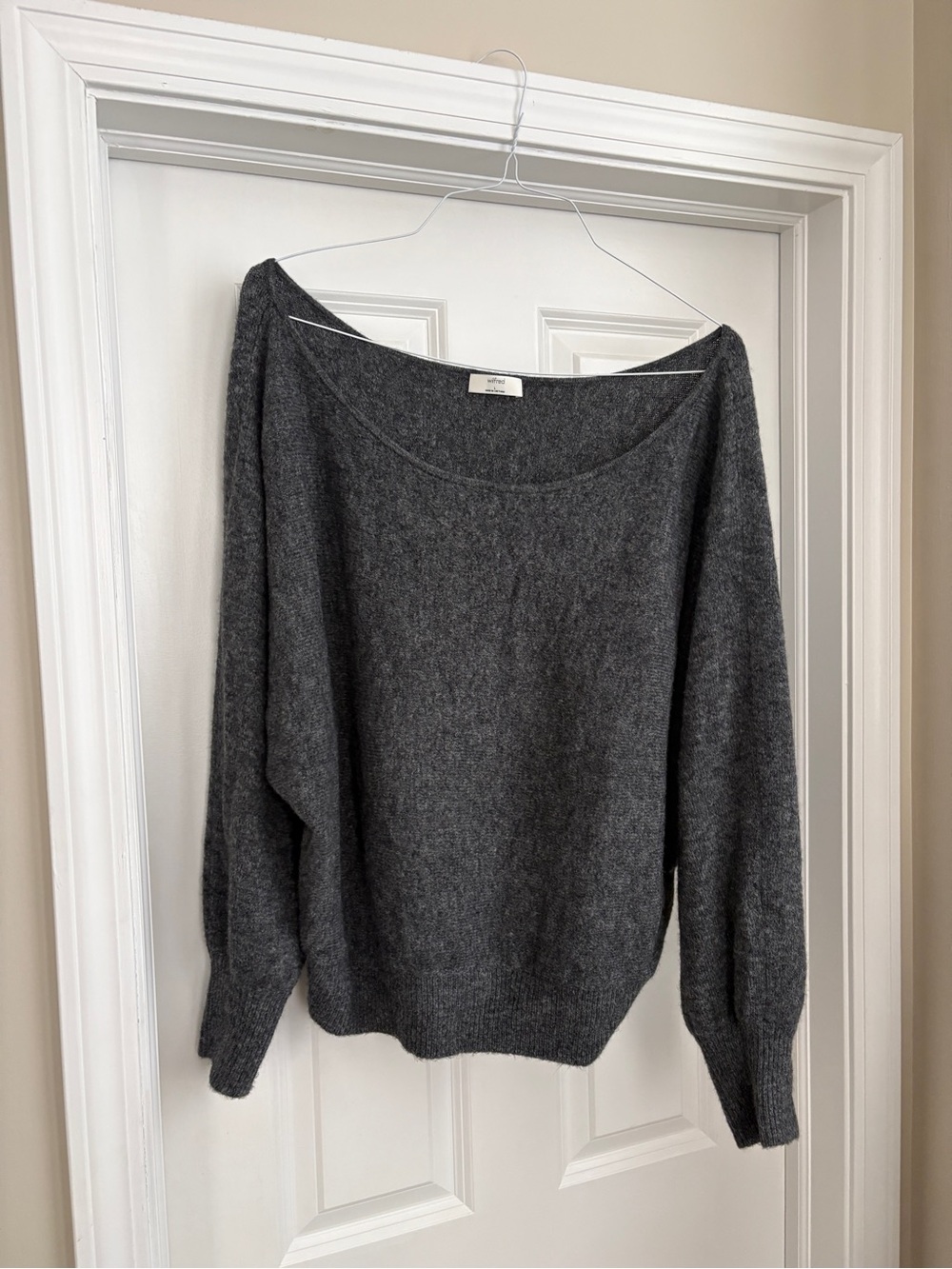 Aritzia Wilfred Softspoke Rhoda Sweater Women’s Large Off the Shoulder Sweater - Picture 2 of 4